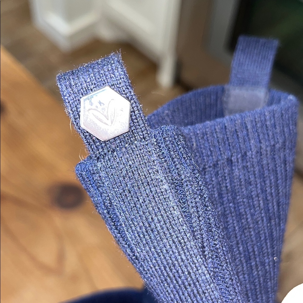 NWOT Vivaia Navy Knit Ankle Boots - Picture 8 of 8